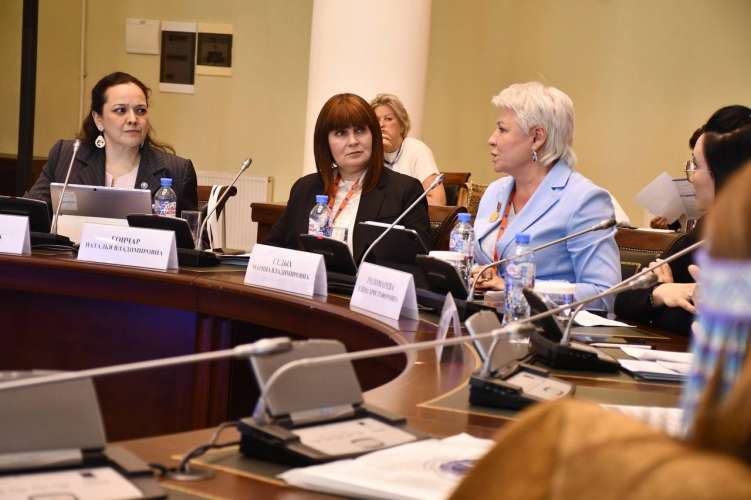 На Форуме обсудили роль женщин в социально-экономическом развитии регионов России